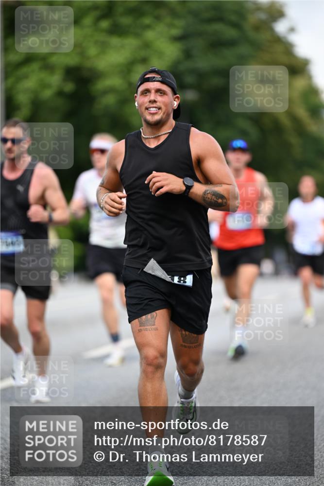 29.06.2025 - hella hamburg halbmarathon Dr. Thomas Lammeyer http://msf.ph/oto/8178587 29.06.2025 09:46:56 Kennedybrücke 2075, 2180, 2203, 2483, 3189, 3379, 6090, 8318, 8376, 9804, 10351 meine-sportfotos.de