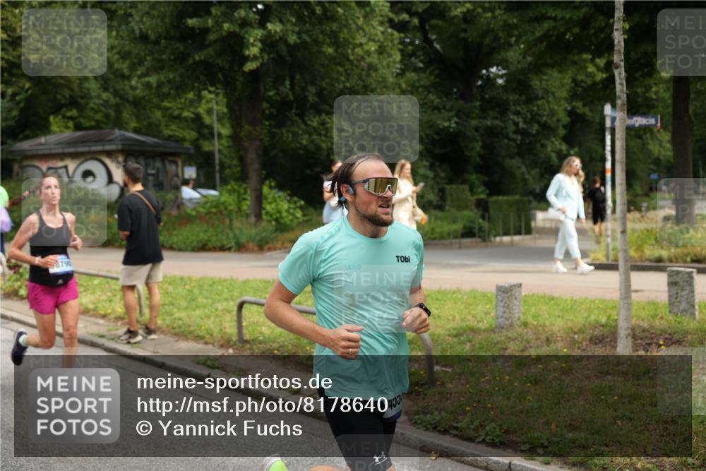 29.06.2025 - hella hamburg halbmarathon Yannick Fuchs http://msf.ph/oto/8178640 29.06.2025 10:42:33 20KM 1086, 1320, 1537, 1884, 1914, 2442, 3213, 3747, 4324, 4711, 5024, 5362, 5915, 6081, 6377, 6923, 7367, 8216, 8916, 9262, 9482, 9538, 9638, 10000, 11211, 11467, 12149, 12549, 12747, 12840, 13570, 13614, 14797, 14814, 15309, 15573, 15590, 15629, 15735, 15808, 16094, 16149, 16269, 16414, 16766, 17007, 17127, 18206, 18251, 18476, 18790, 18836, 18923, 18963, 19198 meine-sportfotos.de