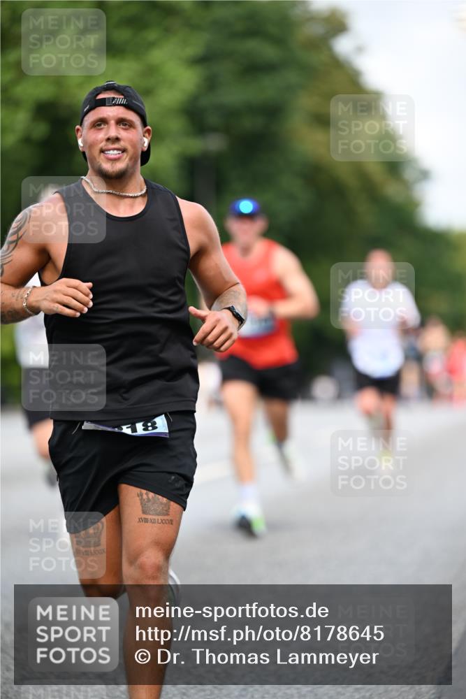 29.06.2025 - hella hamburg halbmarathon Dr. Thomas Lammeyer http://msf.ph/oto/8178645 29.06.2025 09:46:57 Kennedybrücke 1953, 2075, 2180, 2203, 2483, 3189, 3379, 8318, 8376, 9804, 10351 meine-sportfotos.de