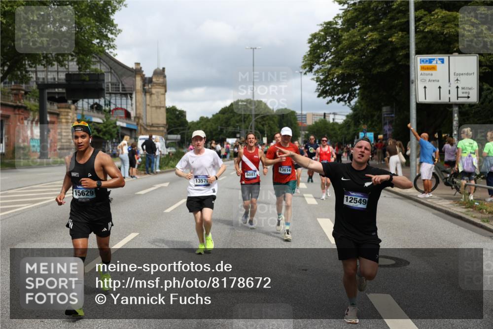 29.06.2025 - hella hamburg halbmarathon Yannick Fuchs http://msf.ph/oto/8178672 29.06.2025 10:42:34 20KM 1086, 1320, 1537, 1884, 1914, 2442, 3213, 3747, 4324, 4711, 5362, 6081, 6377, 6923, 7367, 8216, 8916, 9482, 9538, 9638, 10000, 11211, 11467, 12149, 12549, 12747, 12840, 13570, 13614, 14797, 14814, 14990, 15309, 15573, 15590, 15629, 15735, 15917, 16094, 16149, 16269, 16414, 16766, 17007, 17127, 18206, 18251, 18476, 18790, 18836, 18923, 19198 meine-sportfotos.de