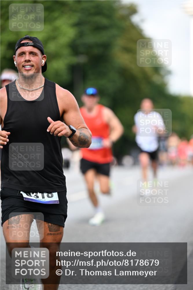 29.06.2025 - hella hamburg halbmarathon Dr. Thomas Lammeyer http://msf.ph/oto/8178679 29.06.2025 09:46:57 Kennedybrücke 1953, 2075, 2180, 2203, 2483, 3189, 3379, 8318, 8376, 9804, 10351 meine-sportfotos.de