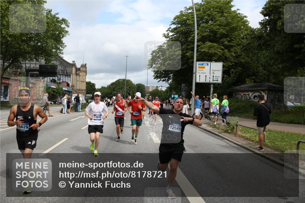 29.06.2025 - hella hamburg halbmarathon Yannick Fuchs http://msf.ph/oto/8178721 29.06.2025 10:42:34 20KM 1086, 1320, 1537, 1884, 1914, 2442, 3213, 3747, 4324, 4711, 5362, 6081, 6377, 6923, 7367, 8216, 8916, 9482, 9538, 9638, 10000, 11211, 11467, 12149, 12549, 12747, 12840, 13570, 13614, 14797, 14814, 14990, 15309, 15573, 15590, 15629, 15735, 15917, 16094, 16149, 16269, 16414, 16766, 17007, 17127, 18206, 18251, 18476, 18790, 18836, 18923, 19198 meine-sportfotos.de