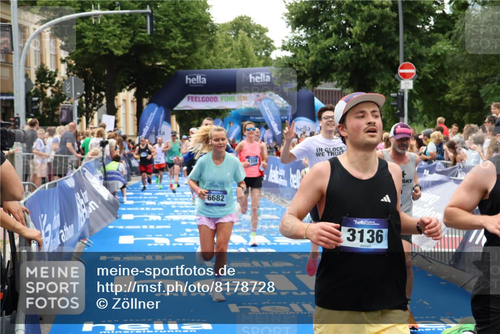 29.06.2025 - hella hamburg halbmarathon Zöllner http://msf.ph/oto/8178728 29.06.2025 10:39:06 Ziel 1164, 1445, 1803, 2262, 3136, 4359, 4759, 6682, 6686, 6687, 11447, 11619, 12137, 15561, 15873, 16820, 18734, 19151 meine-sportfotos.de