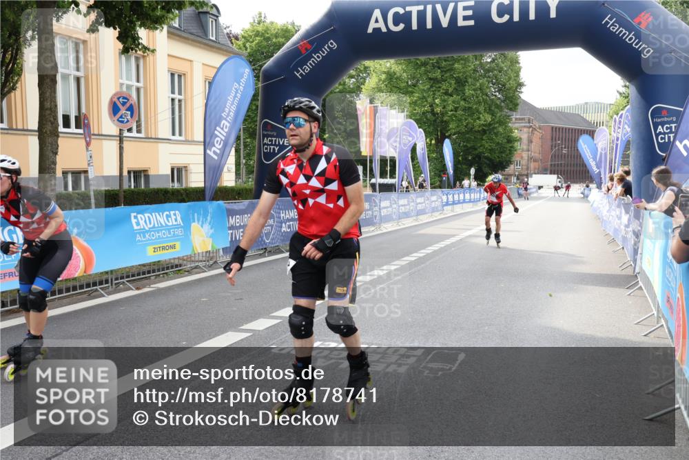 29.06.2025 - hella hamburg halbmarathon Strokosch-Dieckow http://msf.ph/oto/8178741 29.06.2025 09:20:28 Ziel 20411, 20417, 20434 meine-sportfotos.de
