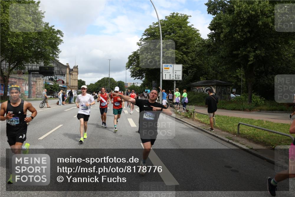 29.06.2025 - hella hamburg halbmarathon Yannick Fuchs http://msf.ph/oto/8178776 29.06.2025 10:42:34 20KM 1086, 1320, 1537, 1884, 1914, 2442, 3213, 3747, 4324, 4711, 5362, 6081, 6377, 6923, 7367, 8216, 8916, 9482, 9538, 9638, 10000, 11211, 11467, 12149, 12549, 12747, 12840, 13570, 13614, 14797, 14814, 14990, 15309, 15573, 15590, 15629, 15735, 15917, 16094, 16149, 16269, 16414, 16766, 17007, 17127, 18206, 18251, 18476, 18790, 18836, 18923, 19198 meine-sportfotos.de