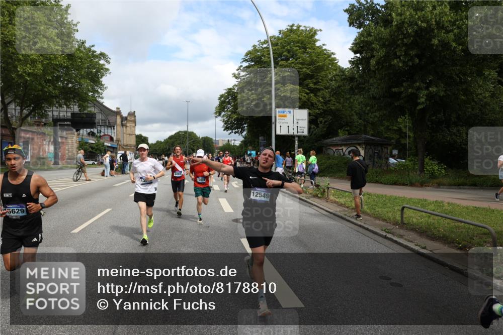 29.06.2025 - hella hamburg halbmarathon Yannick Fuchs http://msf.ph/oto/8178810 29.06.2025 10:42:34 20KM 1086, 1320, 1537, 1884, 1914, 2442, 3213, 3747, 4324, 4711, 5362, 6081, 6377, 6923, 7367, 8216, 8916, 9482, 9538, 9638, 10000, 11211, 11467, 12149, 12549, 12747, 12840, 13570, 13614, 14797, 14814, 14990, 15309, 15573, 15590, 15629, 15735, 15917, 16094, 16149, 16269, 16414, 16766, 17007, 17127, 18206, 18251, 18476, 18790, 18836, 18923, 19198 meine-sportfotos.de