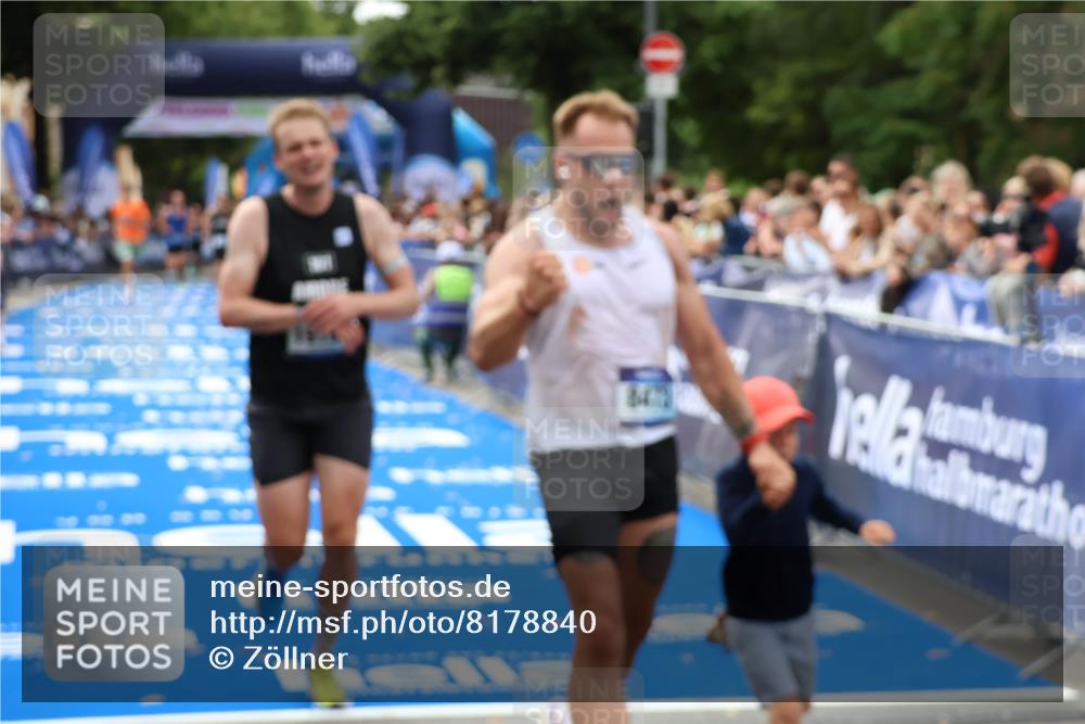 29.06.2025 - hella hamburg halbmarathon Zöllner http://msf.ph/oto/8178840 29.06.2025 10:29:17 Ziel 8473, 12287, 12337, 14395, 19194 meine-sportfotos.de