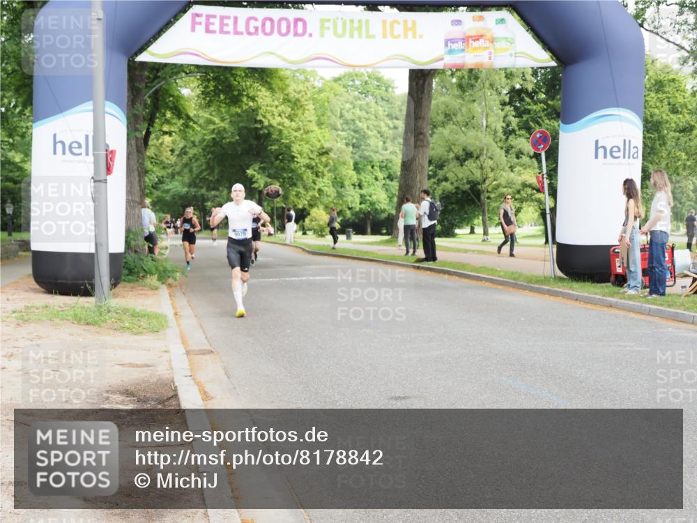29.06.2025 - hella hamburg halbmarathon MichiJ http://msf.ph/oto/8178842 29.06.2025 10:16:59 Zwischen KM18-KM19 15023, 18124, 18692, 19050 meine-sportfotos.de