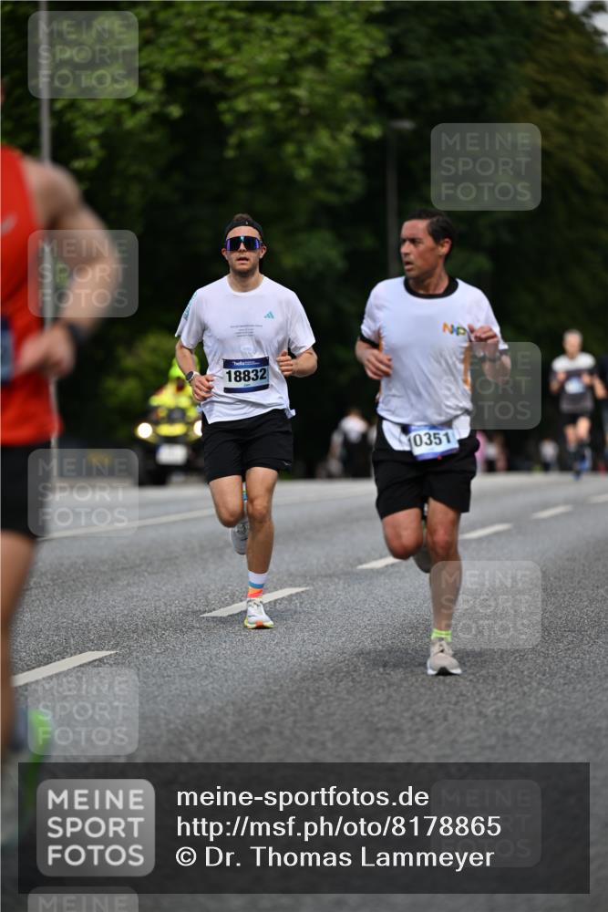 29.06.2025 - hella hamburg halbmarathon Dr. Thomas Lammeyer http://msf.ph/oto/8178865 29.06.2025 09:47:00 Kennedybrücke 1953, 2075, 2180, 2203, 2483, 3189, 3379, 8318, 8376, 9804, 10351, 11150 meine-sportfotos.de