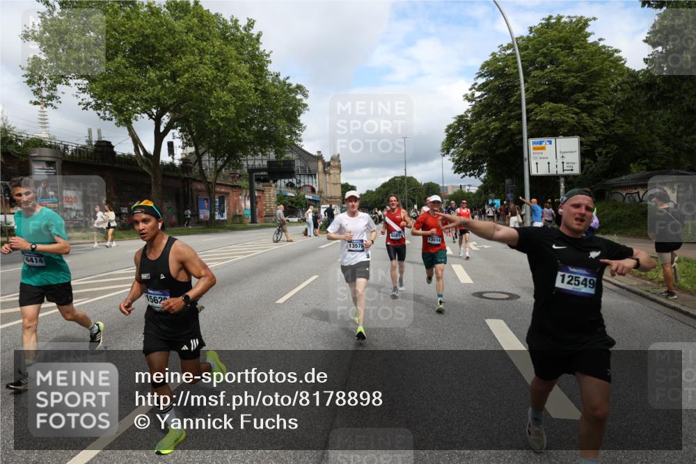 29.06.2025 - hella hamburg halbmarathon Yannick Fuchs http://msf.ph/oto/8178898 29.06.2025 10:42:35 20KM 1086, 1320, 1537, 1884, 1914, 2442, 3213, 3747, 4324, 4711, 5362, 6081, 6377, 6923, 7367, 8216, 8916, 9482, 9538, 9638, 10000, 11467, 12149, 12549, 12747, 12840, 13570, 13614, 14192, 14797, 14814, 14990, 15309, 15573, 15590, 15629, 15735, 15917, 15981, 16094, 16149, 16269, 16414, 16766, 17007, 17127, 18206, 18251, 18476, 18790, 18923, 19198 meine-sportfotos.de