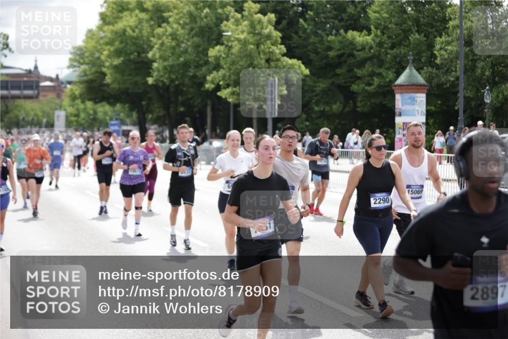 29.06.2025 - hella hamburg halbmarathon Jannik Wohlers http://msf.ph/oto/8178909 29.06.2025 11:09:20 Lombardsbrücke 1601, 1605, 2290, 2694, 2724, 2726, 2897, 3017, 3135, 3137, 6959, 7261, 7879, 8018, 8137, 11712, 12109, 12617, 13635, 13636, 13907, 14109, 14259, 14710, 14850, 15069, 15181, 15742, 16013, 16914, 16969 meine-sportfotos.de