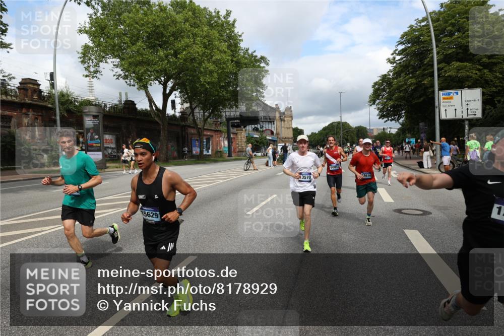 29.06.2025 - hella hamburg halbmarathon Yannick Fuchs http://msf.ph/oto/8178929 29.06.2025 10:42:35 20KM 1086, 1320, 1537, 1884, 1914, 2442, 3213, 3747, 4324, 4711, 5362, 6081, 6377, 6923, 7367, 8216, 8916, 9482, 9538, 9638, 10000, 11467, 12149, 12549, 12747, 12840, 13570, 13614, 14192, 14797, 14814, 14990, 15309, 15573, 15590, 15629, 15735, 15917, 15981, 16094, 16149, 16269, 16414, 16766, 17007, 17127, 18206, 18251, 18476, 18790, 18923, 19198 meine-sportfotos.de