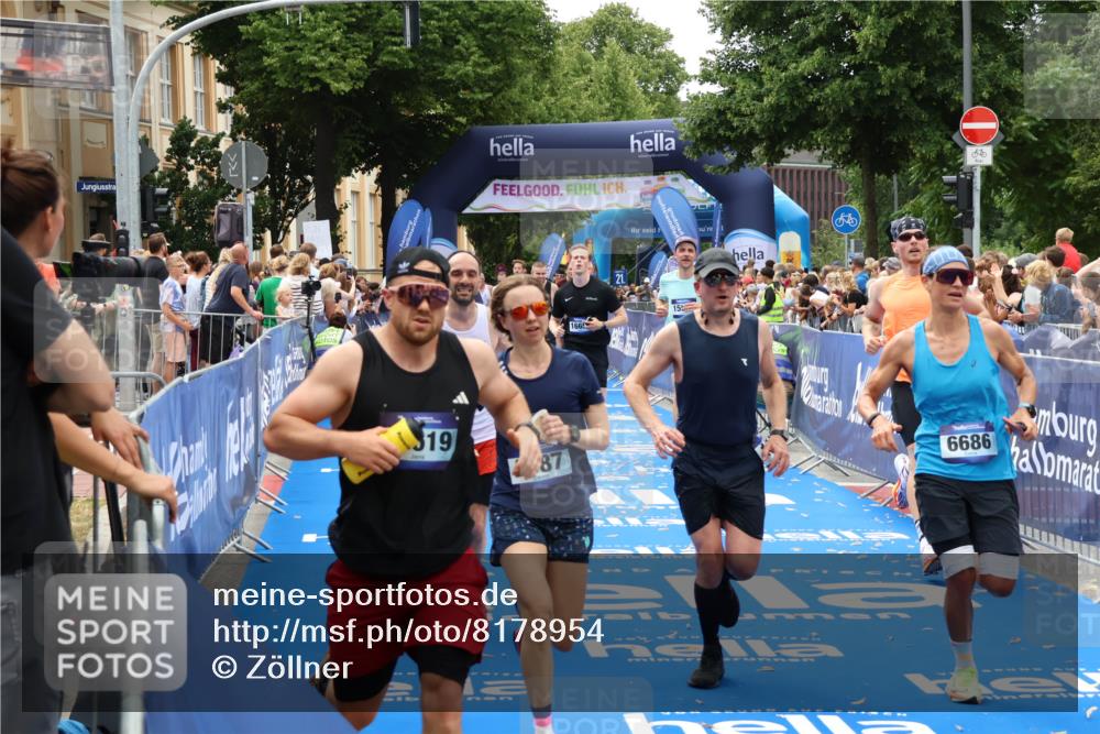 29.06.2025 - hella hamburg halbmarathon Zöllner http://msf.ph/oto/8178954 29.06.2025 10:39:14 Ziel 1445, 3282, 4759, 5752, 6686, 6687, 11305, 11619, 12137, 13729, 14311, 15556, 16656, 17668, 18149, 18547 meine-sportfotos.de