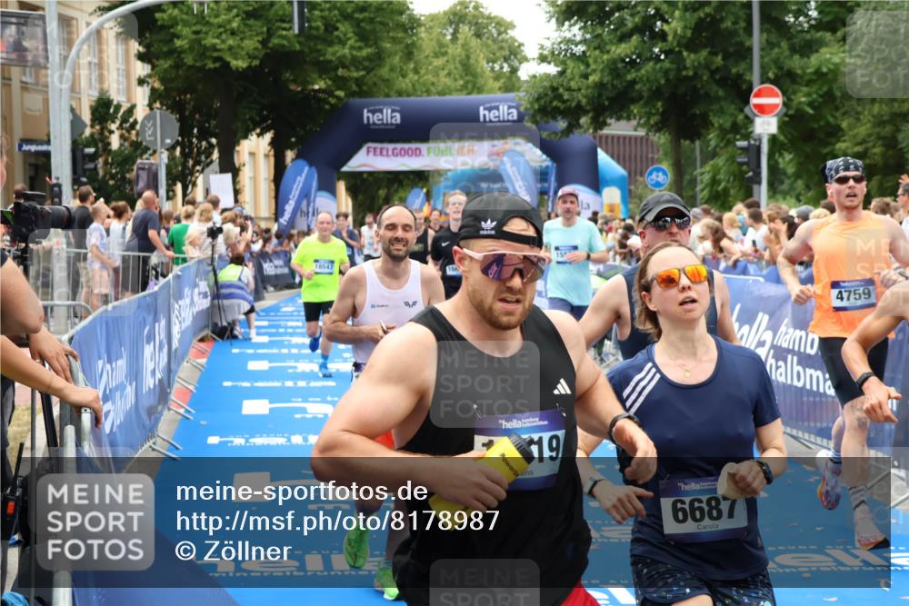 29.06.2025 - hella hamburg halbmarathon Zöllner http://msf.ph/oto/8178987 29.06.2025 10:39:14 Ziel 1445, 3282, 4759, 5752, 6686, 6687, 11305, 11619, 12137, 13729, 14311, 15556, 16656, 17668, 18149, 18547 meine-sportfotos.de