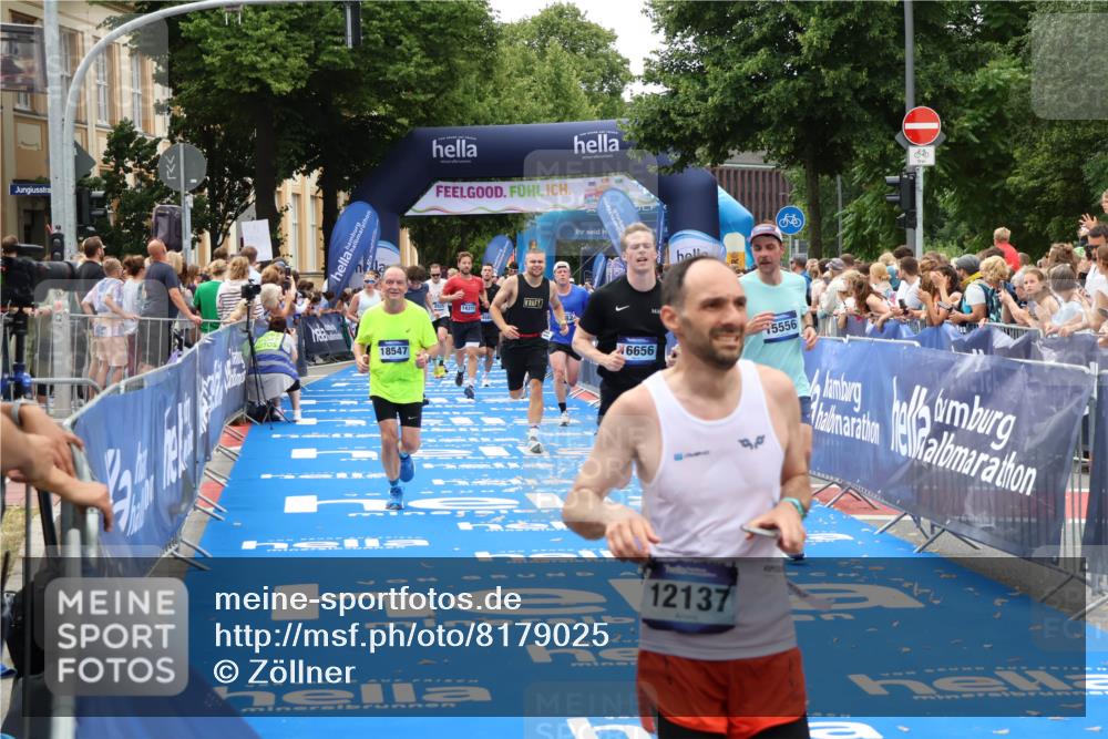 29.06.2025 - hella hamburg halbmarathon Zöllner http://msf.ph/oto/8179025 29.06.2025 10:39:15 Ziel 1445, 2044, 3282, 4565, 4759, 5752, 8925, 11305, 12046, 12137, 13729, 14311, 15556, 16656, 17668, 18149, 18547 meine-sportfotos.de