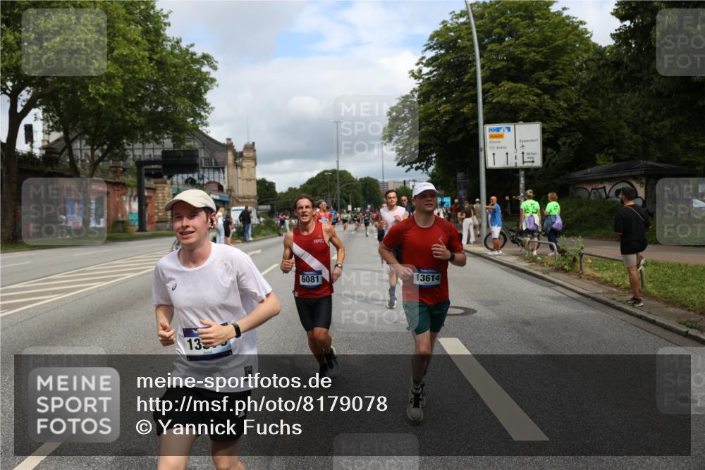 29.06.2025 - hella hamburg halbmarathon Yannick Fuchs http://msf.ph/oto/8179078 29.06.2025 10:42:36 20KM 1086, 1320, 1537, 1884, 1914, 2442, 3213, 3747, 4324, 4711, 5362, 6081, 6377, 6923, 7367, 8216, 8916, 9482, 9538, 9638, 10000, 11467, 12149, 12549, 12747, 12840, 13570, 13614, 14192, 14797, 14814, 14990, 15309, 15573, 15590, 15629, 15735, 15917, 15981, 16094, 16149, 16269, 16414, 16766, 17007, 17127, 18206, 18251, 18476, 18790, 18815, 18923, 19198 meine-sportfotos.de