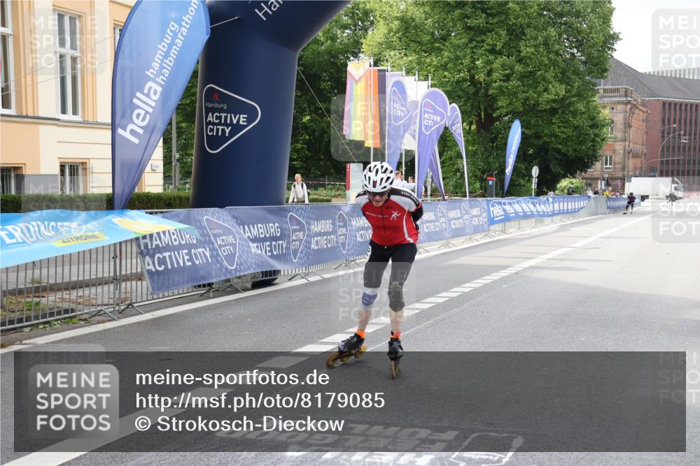 29.06.2025 - hella hamburg halbmarathon Strokosch-Dieckow http://msf.ph/oto/8179085 29.06.2025 09:20:48 Ziel 20181, 20316, 20457 meine-sportfotos.de