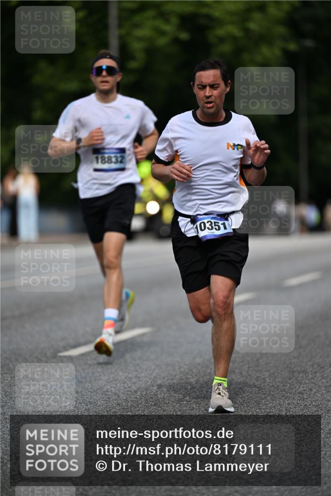 29.06.2025 - hella hamburg halbmarathon Dr. Thomas Lammeyer http://msf.ph/oto/8179111 29.06.2025 09:47:01 Kennedybrücke 1953, 2075, 2180, 2203, 2483, 3189, 3379, 8318, 8376, 9804, 10351, 11150 meine-sportfotos.de