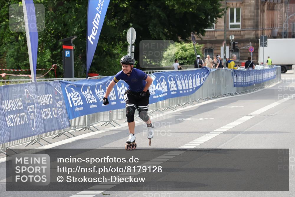 29.06.2025 - hella hamburg halbmarathon Strokosch-Dieckow http://msf.ph/oto/8179128 29.06.2025 09:20:55 Ziel 20181 meine-sportfotos.de