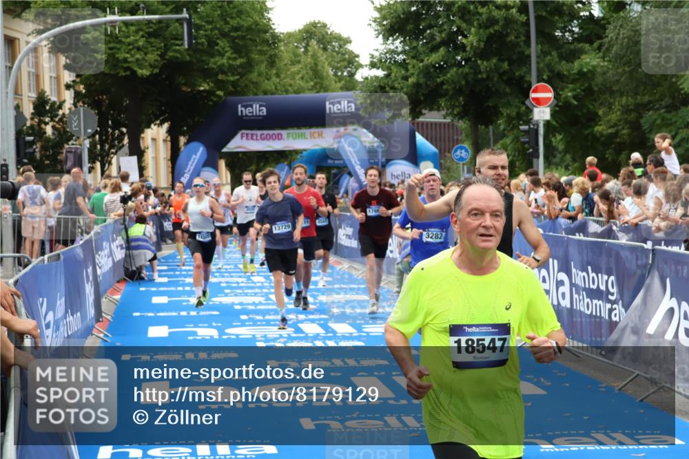 29.06.2025 - hella hamburg halbmarathon Zöllner http://msf.ph/oto/8179129 29.06.2025 10:39:18 Ziel 2044, 3282, 4565, 5752, 8319, 8925, 11305, 12046, 13479, 13729, 14311, 17646, 17668, 18149, 18547 meine-sportfotos.de