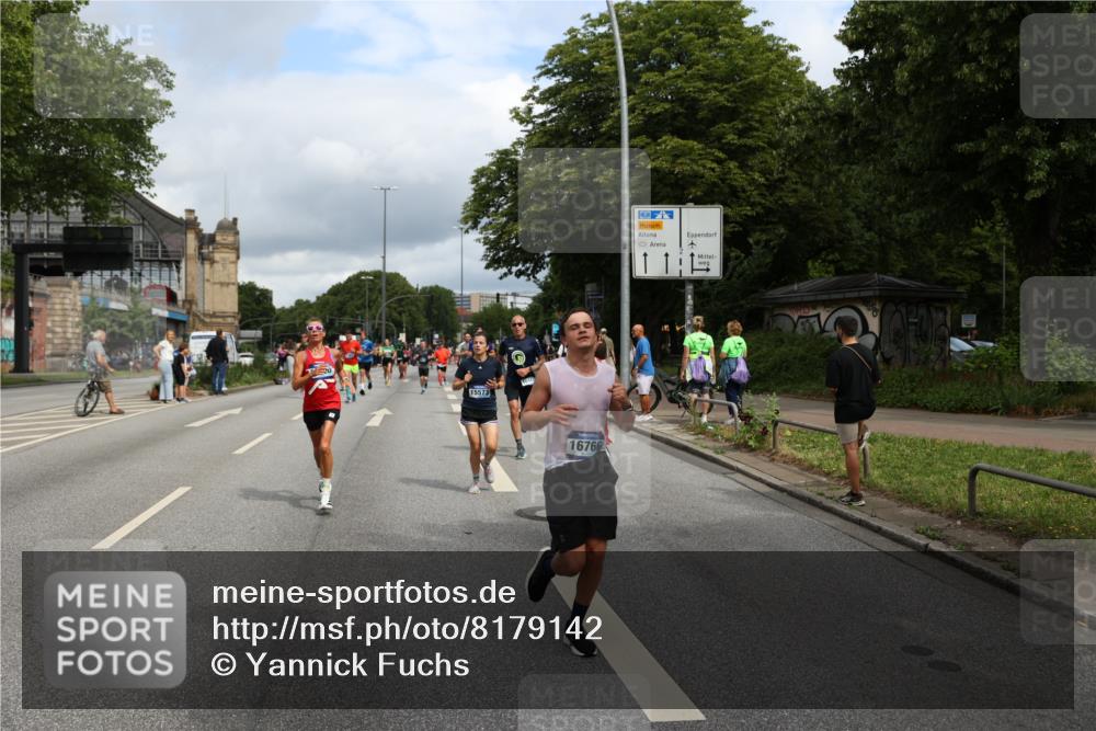 29.06.2025 - hella hamburg halbmarathon Yannick Fuchs http://msf.ph/oto/8179142 29.06.2025 10:42:37 20KM 1086, 1320, 1537, 1884, 1914, 2442, 3213, 3747, 4324, 4711, 5362, 5421, 6081, 6377, 6923, 7367, 8216, 8916, 9482, 9538, 9638, 10000, 11467, 12149, 12549, 12747, 12840, 13570, 13614, 14192, 14797, 14814, 14990, 15573, 15590, 15629, 15735, 15917, 15981, 16094, 16149, 16269, 16414, 16766, 17007, 17127, 18251, 18476, 18790, 18815, 18923, 19198 meine-sportfotos.de