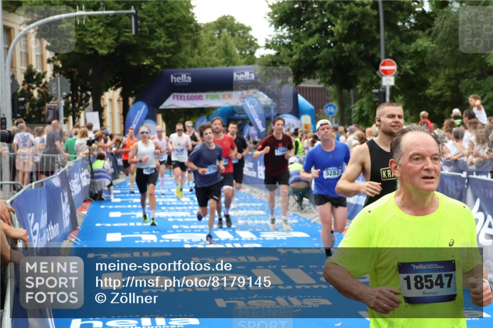 29.06.2025 - hella hamburg halbmarathon Zöllner http://msf.ph/oto/8179145 29.06.2025 10:39:18 Ziel 2044, 3282, 4565, 5752, 8319, 8925, 11305, 12046, 13479, 13729, 14311, 17646, 17668, 18149, 18547 meine-sportfotos.de