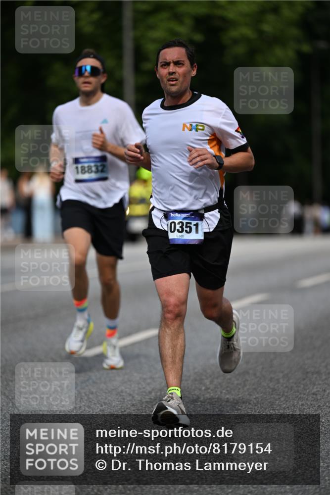 29.06.2025 - hella hamburg halbmarathon Dr. Thomas Lammeyer http://msf.ph/oto/8179154 29.06.2025 09:47:01 Kennedybrücke 1953, 2075, 2180, 2203, 2483, 3189, 3379, 8318, 8376, 9804, 10351, 11150 meine-sportfotos.de