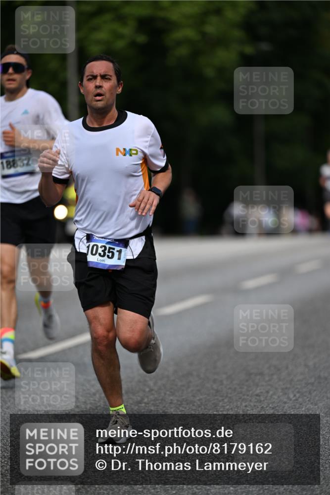 29.06.2025 - hella hamburg halbmarathon Dr. Thomas Lammeyer http://msf.ph/oto/8179162 29.06.2025 09:47:01 Kennedybrücke 1953, 2075, 2180, 2203, 2483, 3189, 3379, 8318, 8376, 9804, 10351, 11150 meine-sportfotos.de