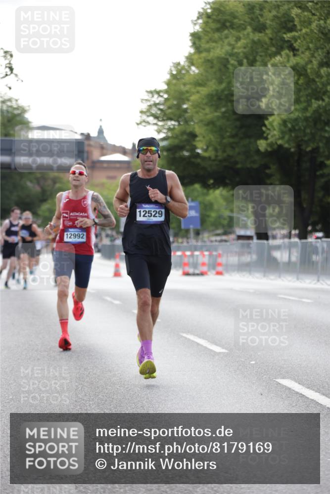 29.06.2025 - hella hamburg halbmarathon Jannik Wohlers http://msf.ph/oto/8179169 29.06.2025 09:42:31 Lombardsbrücke 5612, 7331, 7855, 9269, 11228, 12360, 12529, 12992, 13346, 14753, 14836, 17614, 18740, 19041, 19042, 19050, 19076, 19078 meine-sportfotos.de