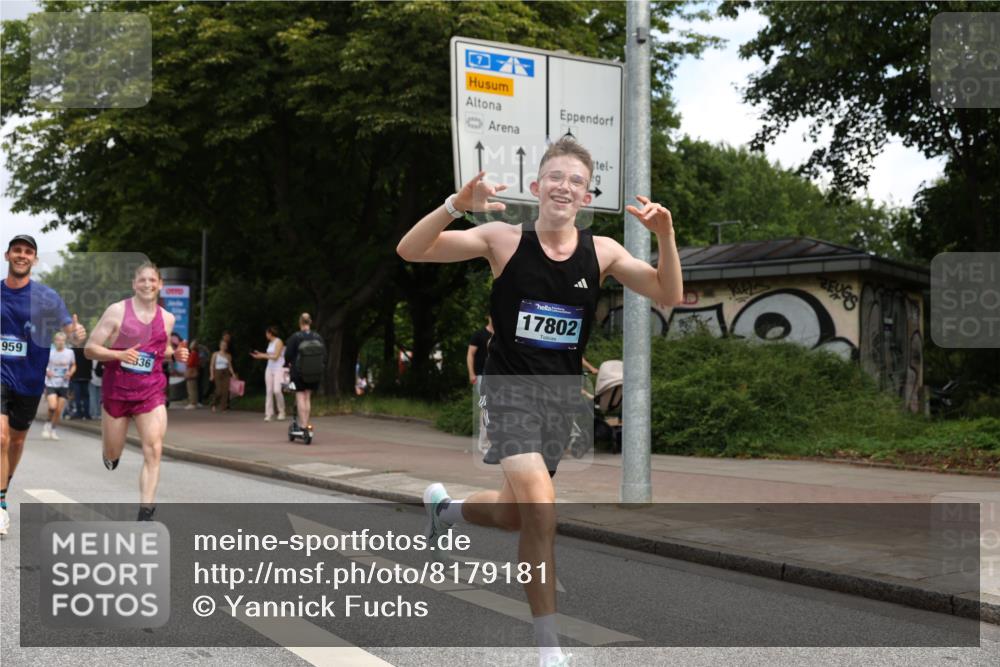 29.06.2025 - hella hamburg halbmarathon Yannick Fuchs http://msf.ph/oto/8179181 29.06.2025 10:28:26 20KM 1053, 1396, 1959, 2243, 2836, 4246, 4602, 5193, 8312, 8956, 11227, 12595, 13618, 14289, 14310, 14466, 14784, 14975, 15268, 15326, 15887, 16724, 16755, 16931, 17191, 17802, 18455, 18731, 18854 meine-sportfotos.de