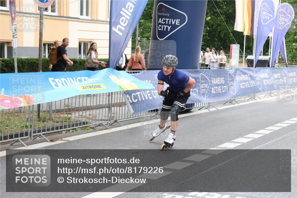 29.06.2025 - hella hamburg halbmarathon Strokosch-Dieckow http://msf.ph/oto/8179226 29.06.2025 09:20:57 Ziel 20181 meine-sportfotos.de