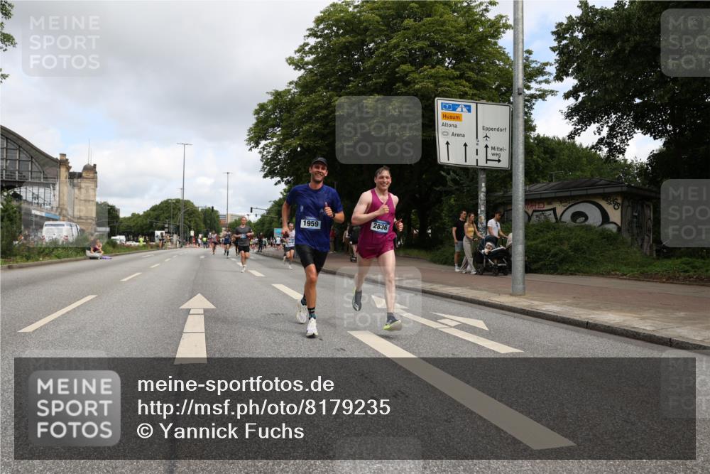 29.06.2025 - hella hamburg halbmarathon Yannick Fuchs http://msf.ph/oto/8179235 29.06.2025 10:28:27 20KM 1053, 1396, 1959, 2243, 2836, 4246, 4602, 5193, 8312, 8956, 11227, 12595, 13618, 14289, 14310, 14466, 14784, 14975, 15268, 15326, 15887, 16724, 16755, 16931, 17191, 17802, 18455, 18731, 18854 meine-sportfotos.de