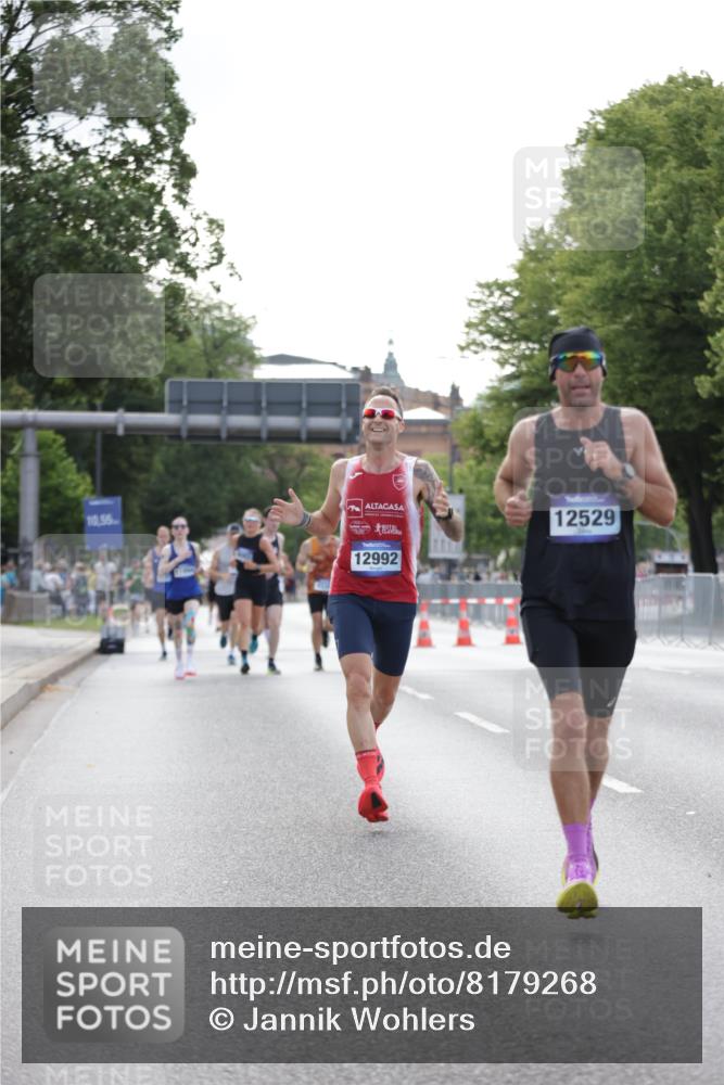 29.06.2025 - hella hamburg halbmarathon Jannik Wohlers http://msf.ph/oto/8179268 29.06.2025 09:42:32 Lombardsbrücke 5612, 7331, 7855, 9269, 11228, 12360, 12529, 12992, 13346, 14753, 14836, 17614, 18740, 19041, 19042, 19050, 19076, 19078 meine-sportfotos.de