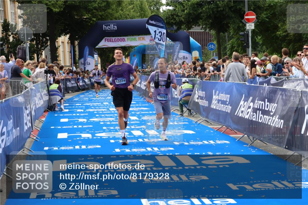 29.06.2025 - hella hamburg halbmarathon Zöllner http://msf.ph/oto/8179328 29.06.2025 10:29:50 Ziel 13374, 19202 meine-sportfotos.de