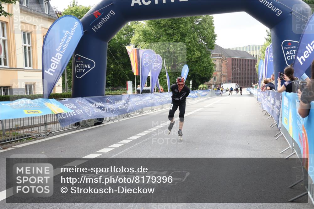 29.06.2025 - hella hamburg halbmarathon Strokosch-Dieckow http://msf.ph/oto/8179396 29.06.2025 09:21:14 Ziel 20017, 20069, 20229 meine-sportfotos.de