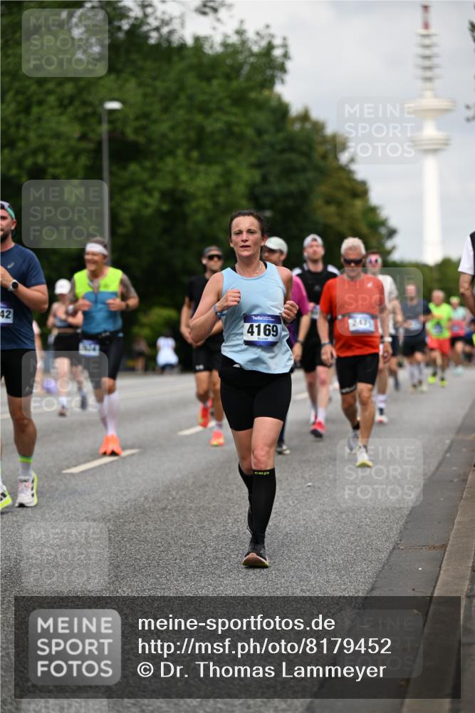 29.06.2025 - hella hamburg halbmarathon Dr. Thomas Lammeyer http://msf.ph/oto/8179452 29.06.2025 10:10:17 Kennedybrücke 1229, 1830, 1842, 2471, 2624, 3062, 4169, 4542, 5431, 6014, 7741, 8049, 8290, 8744, 8894, 8909, 9477, 9917, 10214, 10781 meine-sportfotos.de