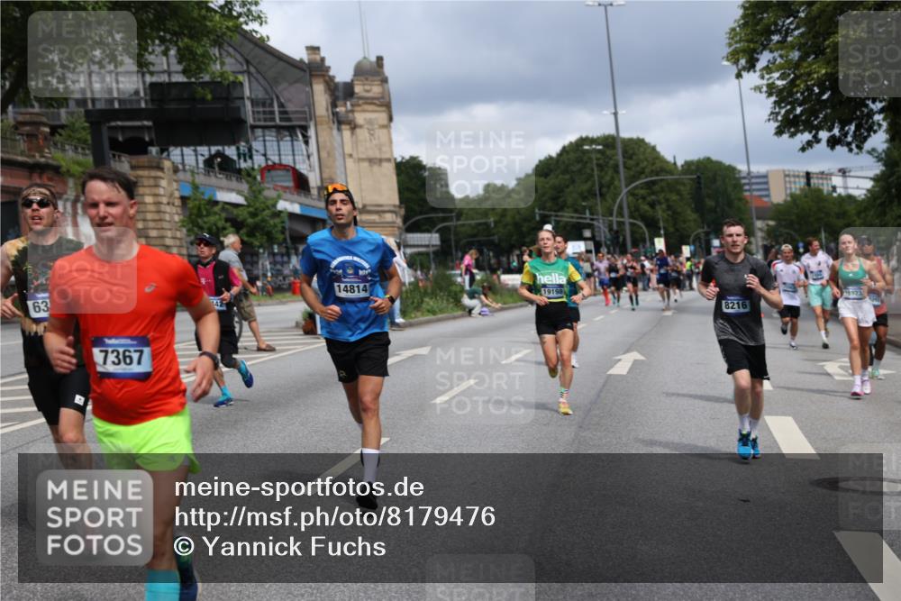 29.06.2025 - hella hamburg halbmarathon Yannick Fuchs http://msf.ph/oto/8179476 29.06.2025 10:42:43 20KM 1086, 1163, 1176, 1537, 1884, 1914, 2442, 3213, 4711, 5421, 6081, 6377, 6923, 7367, 8216, 8889, 8916, 9482, 9638, 9770, 10000, 11467, 12149, 12747, 12840, 13570, 13614, 14192, 14511, 14814, 14990, 15573, 15590, 15629, 15917, 15981, 16094, 16269, 16414, 16766, 17007, 17127, 18251, 18815, 18923, 19198 meine-sportfotos.de
