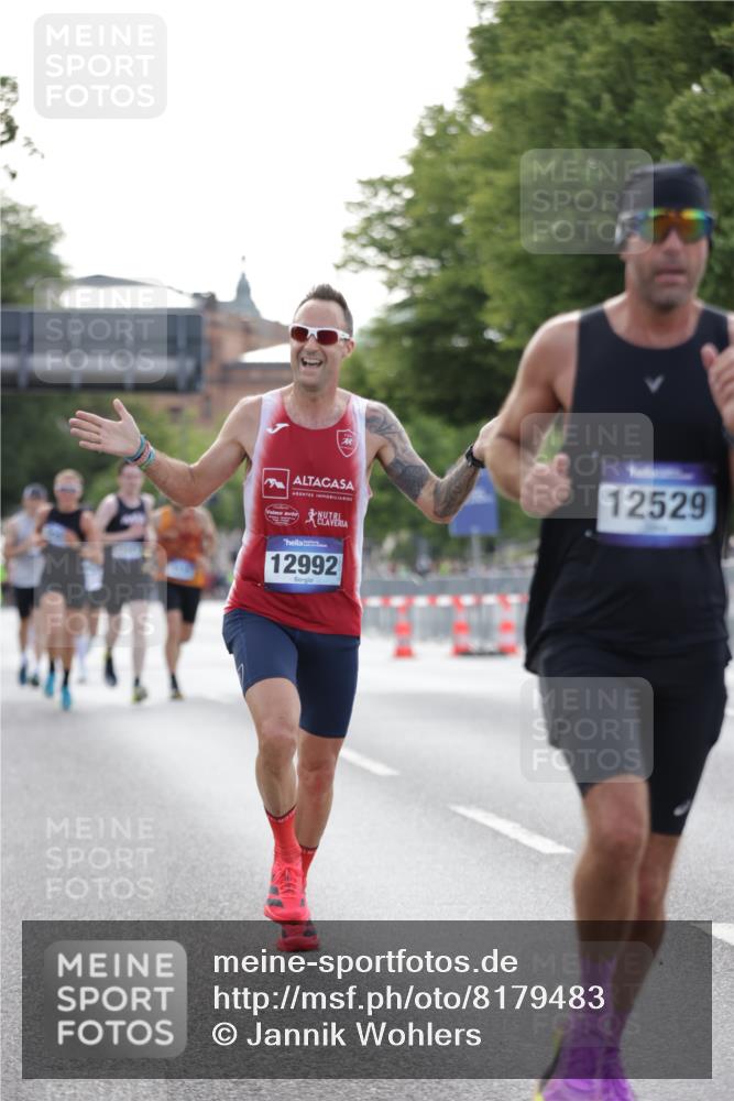 29.06.2025 - hella hamburg halbmarathon Jannik Wohlers http://msf.ph/oto/8179483 29.06.2025 09:42:32 Lombardsbrücke 5612, 7331, 7855, 9269, 11228, 12360, 12529, 12992, 13346, 14753, 14836, 17614, 18740, 19041, 19042, 19050, 19076, 19078 meine-sportfotos.de