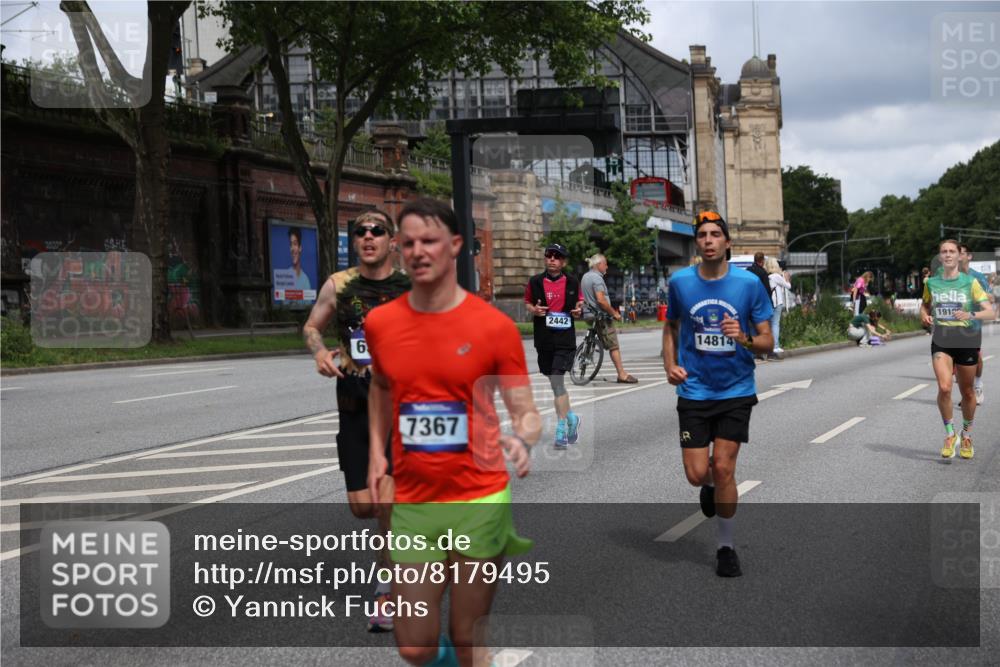 29.06.2025 - hella hamburg halbmarathon Yannick Fuchs http://msf.ph/oto/8179495 29.06.2025 10:42:43 20KM 1086, 1163, 1176, 1537, 1884, 1914, 2442, 3213, 4711, 5421, 6081, 6377, 6923, 7367, 8216, 8889, 8916, 9482, 9638, 9770, 10000, 11467, 12149, 12747, 12840, 13570, 13614, 14192, 14511, 14814, 14990, 15573, 15590, 15629, 15917, 15981, 16094, 16269, 16414, 16766, 17007, 17127, 18251, 18815, 18923, 19198 meine-sportfotos.de