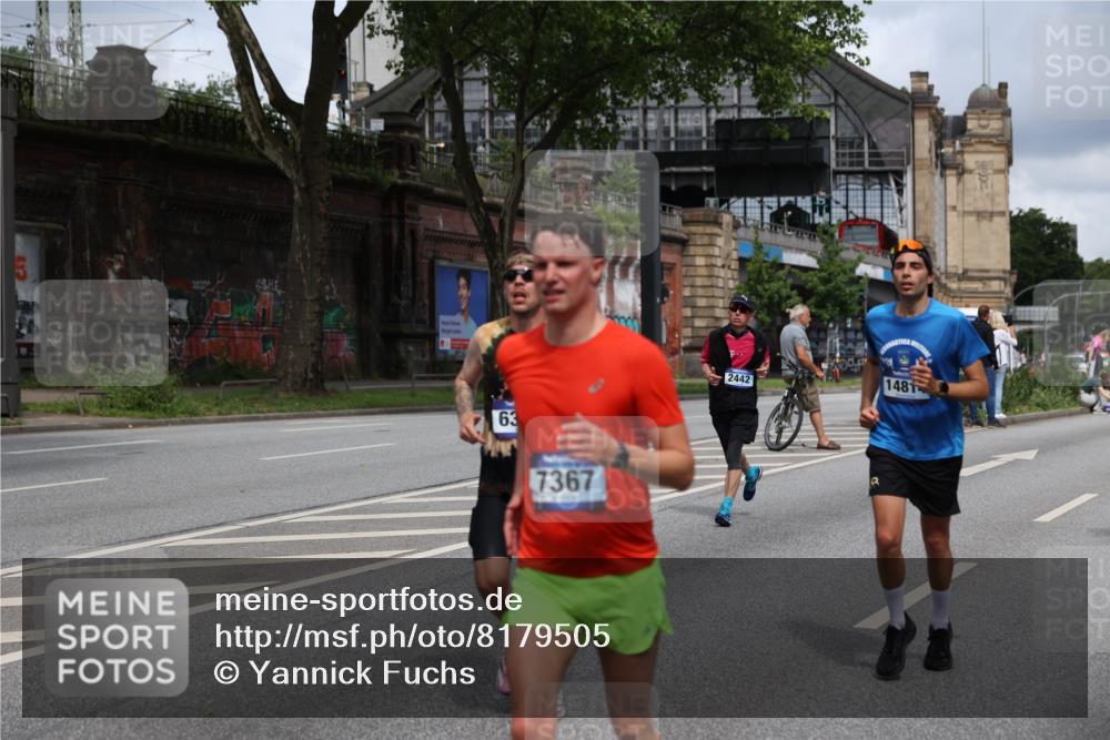 29.06.2025 - hella hamburg halbmarathon Yannick Fuchs http://msf.ph/oto/8179505 29.06.2025 10:42:43 20KM 1086, 1163, 1176, 1537, 1884, 1914, 2442, 3213, 4711, 5421, 6081, 6377, 6923, 7367, 8216, 8889, 8916, 9482, 9638, 9770, 10000, 11467, 12149, 12747, 12840, 13570, 13614, 14192, 14511, 14814, 14990, 15573, 15590, 15629, 15917, 15981, 16094, 16269, 16414, 16766, 17007, 17127, 18251, 18815, 18923, 19198 meine-sportfotos.de