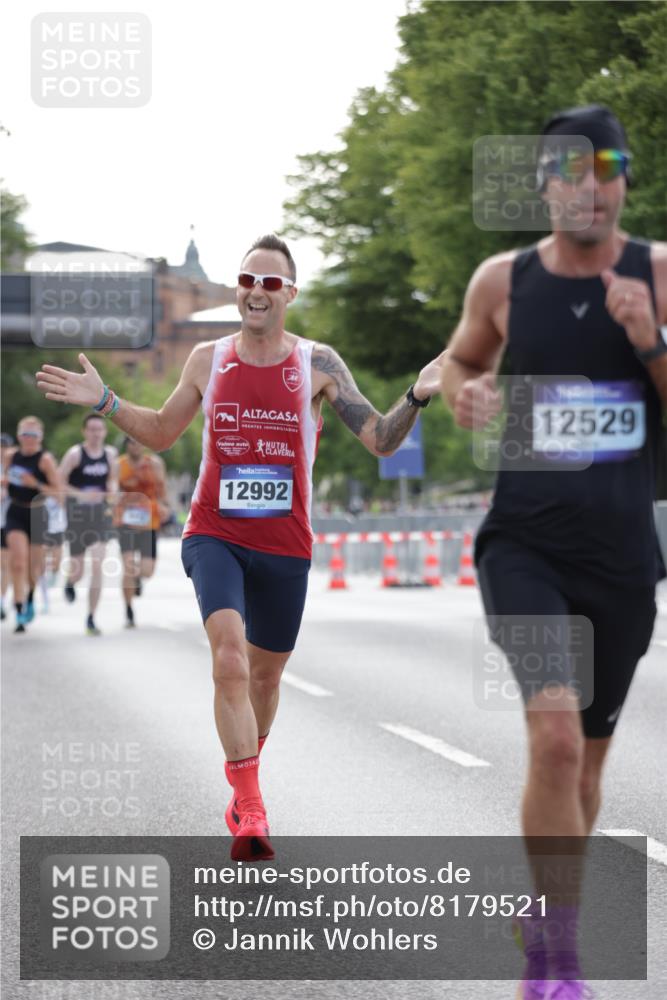 29.06.2025 - hella hamburg halbmarathon Jannik Wohlers http://msf.ph/oto/8179521 29.06.2025 09:42:32 Lombardsbrücke 5612, 7331, 7855, 9269, 11228, 12360, 12529, 12992, 13346, 14753, 14836, 17614, 18740, 19041, 19042, 19050, 19076, 19078 meine-sportfotos.de