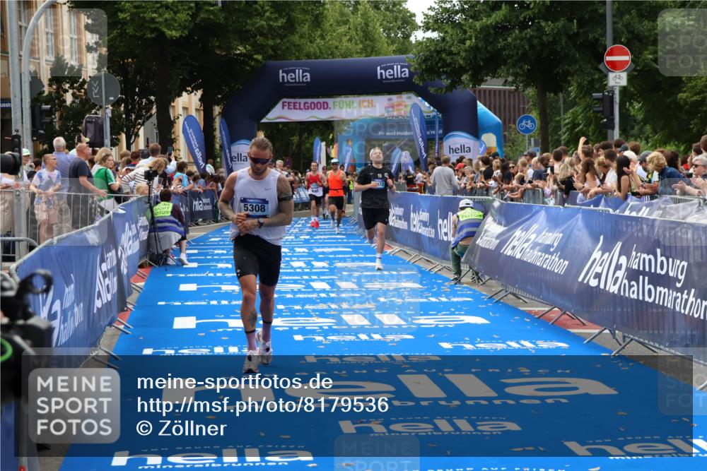 29.06.2025 - hella hamburg halbmarathon Zöllner http://msf.ph/oto/8179536 29.06.2025 10:30:03 Ziel 2689, 3189, 5308, 8190, 9634, 10270, 15672, 17768 meine-sportfotos.de