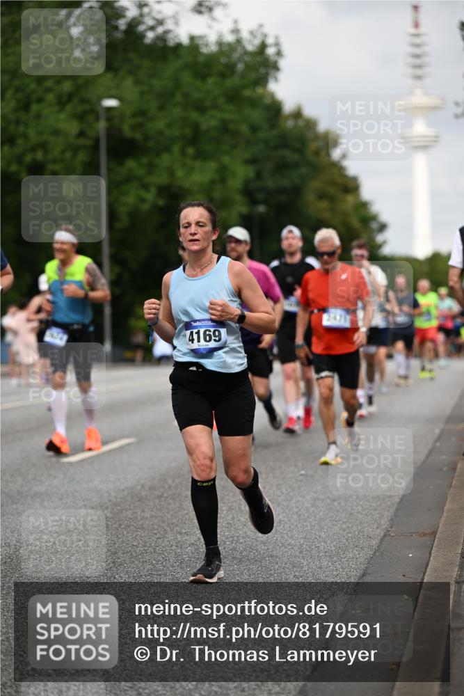 29.06.2025 - hella hamburg halbmarathon Dr. Thomas Lammeyer http://msf.ph/oto/8179591 29.06.2025 10:10:17 Kennedybrücke 1229, 1830, 1842, 2471, 2624, 3062, 4169, 4542, 5431, 6014, 7741, 8049, 8290, 8744, 8894, 8909, 9477, 9917, 10214, 10781 meine-sportfotos.de