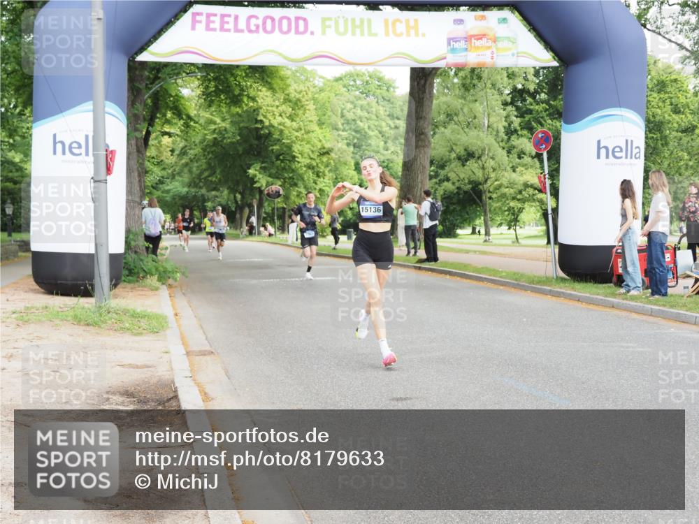 29.06.2025 - hella hamburg halbmarathon MichiJ http://msf.ph/oto/8179633 29.06.2025 10:17:06 Zwischen KM18-KM19 9079, 9097, 12341, 15136 meine-sportfotos.de