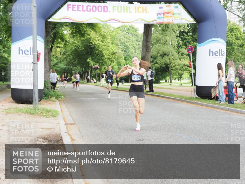 29.06.2025 - hella hamburg halbmarathon MichiJ http://msf.ph/oto/8179645 29.06.2025 10:17:06 Zwischen KM18-KM19 9079, 9097, 12341, 15136 meine-sportfotos.de