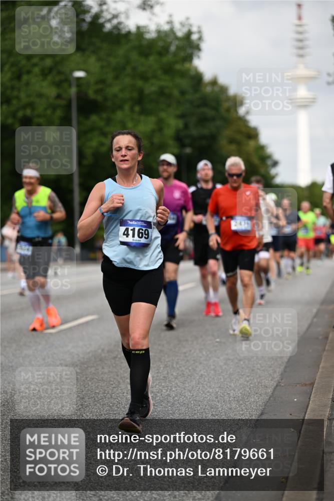 29.06.2025 - hella hamburg halbmarathon Dr. Thomas Lammeyer http://msf.ph/oto/8179661 29.06.2025 10:10:17 Kennedybrücke 1229, 1830, 1842, 2471, 2624, 3062, 4169, 4542, 5431, 6014, 7741, 8049, 8290, 8744, 8894, 8909, 9477, 9917, 10214, 10781 meine-sportfotos.de