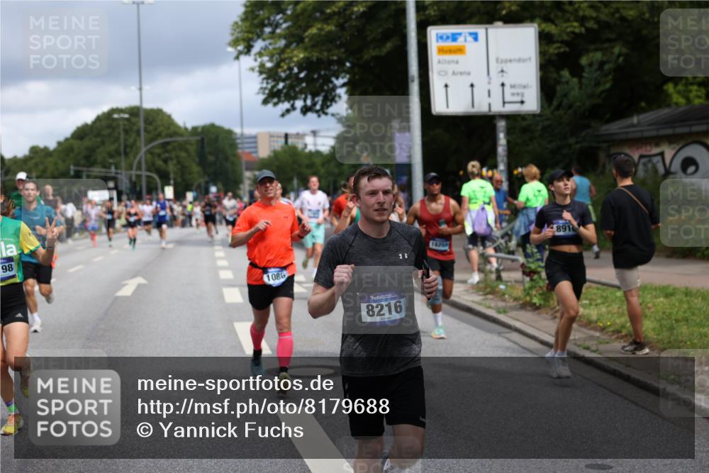 29.06.2025 - hella hamburg halbmarathon Yannick Fuchs http://msf.ph/oto/8179688 29.06.2025 10:42:45 20KM 1086, 1163, 1176, 1537, 1884, 1892, 1914, 2442, 3213, 4711, 5421, 6377, 6923, 7367, 8216, 8889, 8916, 9482, 9638, 9770, 10000, 11467, 12149, 12534, 12747, 12840, 14192, 14511, 14814, 14990, 15573, 15917, 15981, 16094, 16269, 17007, 17127, 18251, 18815, 18923, 19198 meine-sportfotos.de