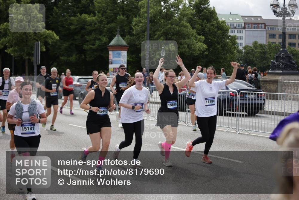 29.06.2025 - hella hamburg halbmarathon Jannik Wohlers http://msf.ph/oto/8179690 29.06.2025 11:09:33 Lombardsbrücke 1299, 1301, 1601, 2694, 2724, 2726, 3135, 3137, 3498, 3500, 4058, 5555, 5558, 6323, 6434, 8119, 9300, 10164, 11170, 11171, 11754, 11894, 12085, 12243, 13597, 13635, 13636, 13858, 13907, 14109, 14156, 14401, 14710, 15181, 15440, 15638, 15742, 16324, 16969, 17375 meine-sportfotos.de