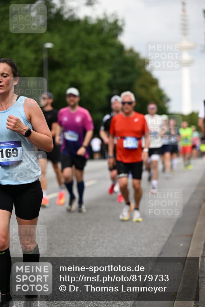 29.06.2025 - hella hamburg halbmarathon Dr. Thomas Lammeyer http://msf.ph/oto/8179733 29.06.2025 10:10:18 Kennedybrücke 1229, 1830, 1842, 2471, 2624, 3062, 4169, 4542, 5431, 6014, 7741, 8049, 8290, 8744, 8894, 8909, 9477, 9917, 10214, 10781 meine-sportfotos.de