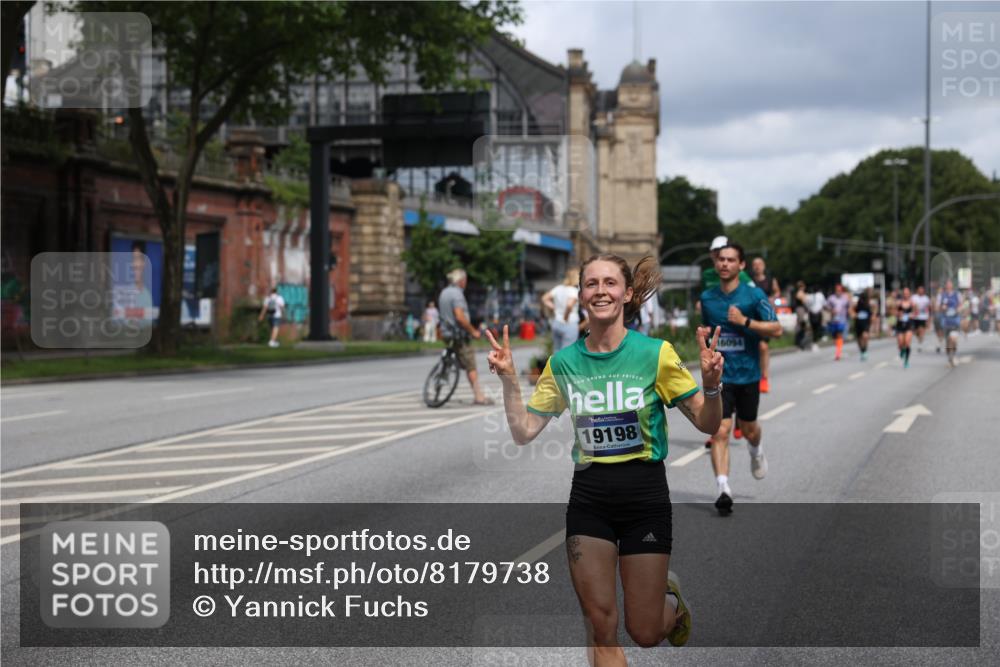 29.06.2025 - hella hamburg halbmarathon Yannick Fuchs http://msf.ph/oto/8179738 29.06.2025 10:42:46 20KM 1086, 1163, 1176, 1537, 1884, 1892, 1914, 2442, 3213, 4711, 5421, 6377, 6923, 7367, 8216, 8889, 8916, 9482, 9638, 9770, 10000, 11451, 11467, 12149, 12534, 12840, 14192, 14511, 14814, 14990, 15573, 15784, 15917, 15981, 16094, 16269, 17007, 17127, 17982, 18251, 18815, 18923, 19198 meine-sportfotos.de